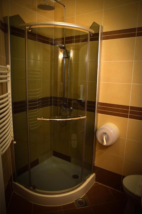 Koeroes Panzio Es Etterem Hotel Gyomaendrőd Exterior foto
